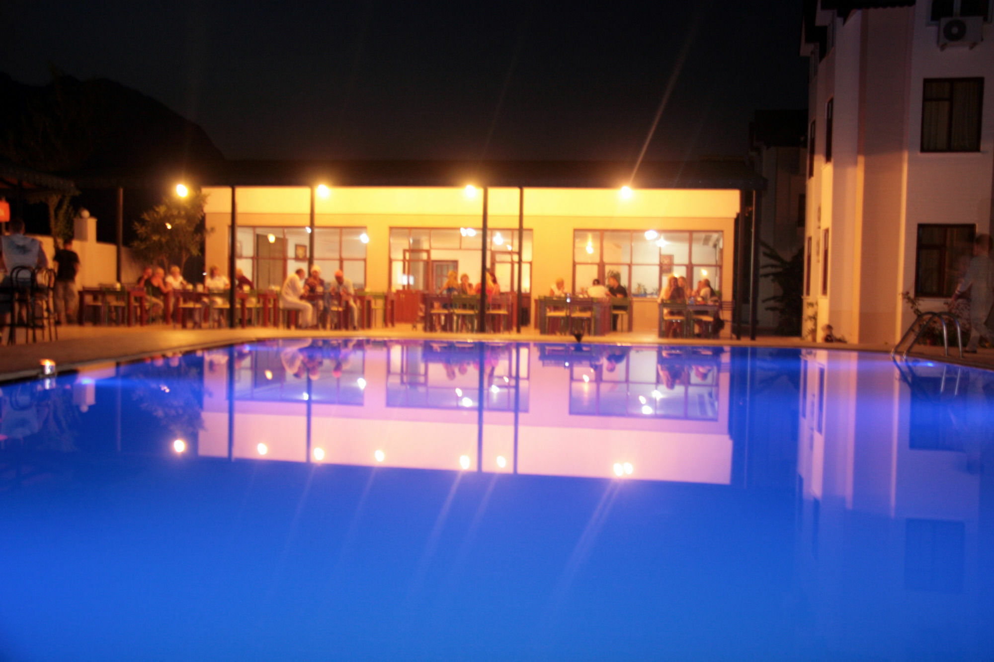Ares Hotel ケメル エクステリア 写真