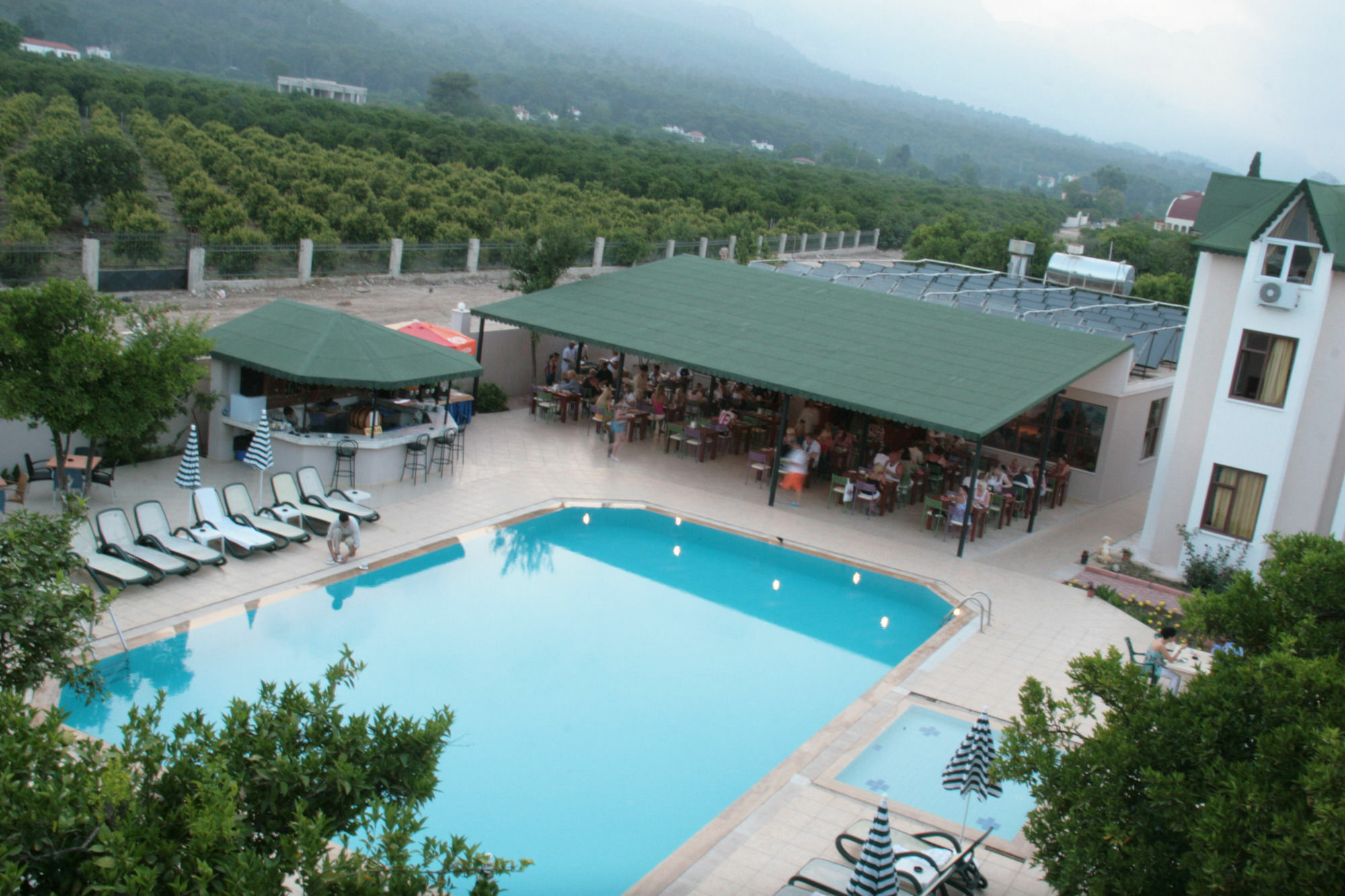 Ares Hotel ケメル エクステリア 写真